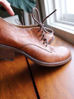 Frye Carson Oxford 74200 — Cognac — Women's 7.5B — 5-Eyelet Lace Up